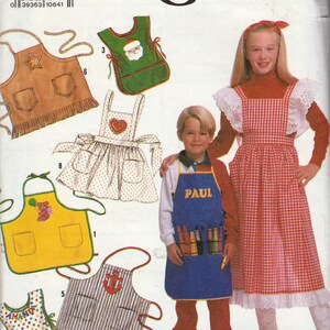 Sewing Pattern Simplicity 7048 Assorted Aprons, One Size, Uncut