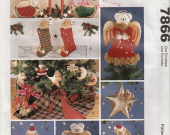 Patrón de costura McCalls 7866 Decoraciones navideñas de oso, un sobre, sin cortar