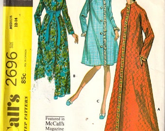 Sewing Pattern McCalls 2696 70's Women's Robe, Size 12-14, Uncut