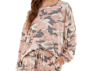 Pink Camo Lounge Set,Camouflage Cozy,Casual Comfort Set for Weekend Wear,Chic Contemporary pj Set, Relaxed Camo Print Outfit At-Home Leisure
