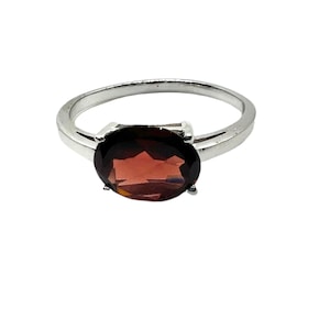 Anillo de granate - Solitario de granate rojo natural para ella - Joyería hecha a mano con piedra natal de enero en plata de ley - Elegancia para uso diario