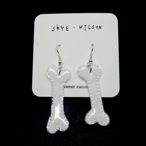Pendientes colgantes de hueso de fieltro / joyería hecha a mano / regalo sostenible