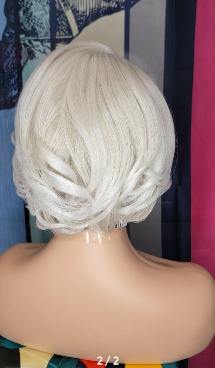 Short 1950s Blonde Wig - Etsy display picture 2