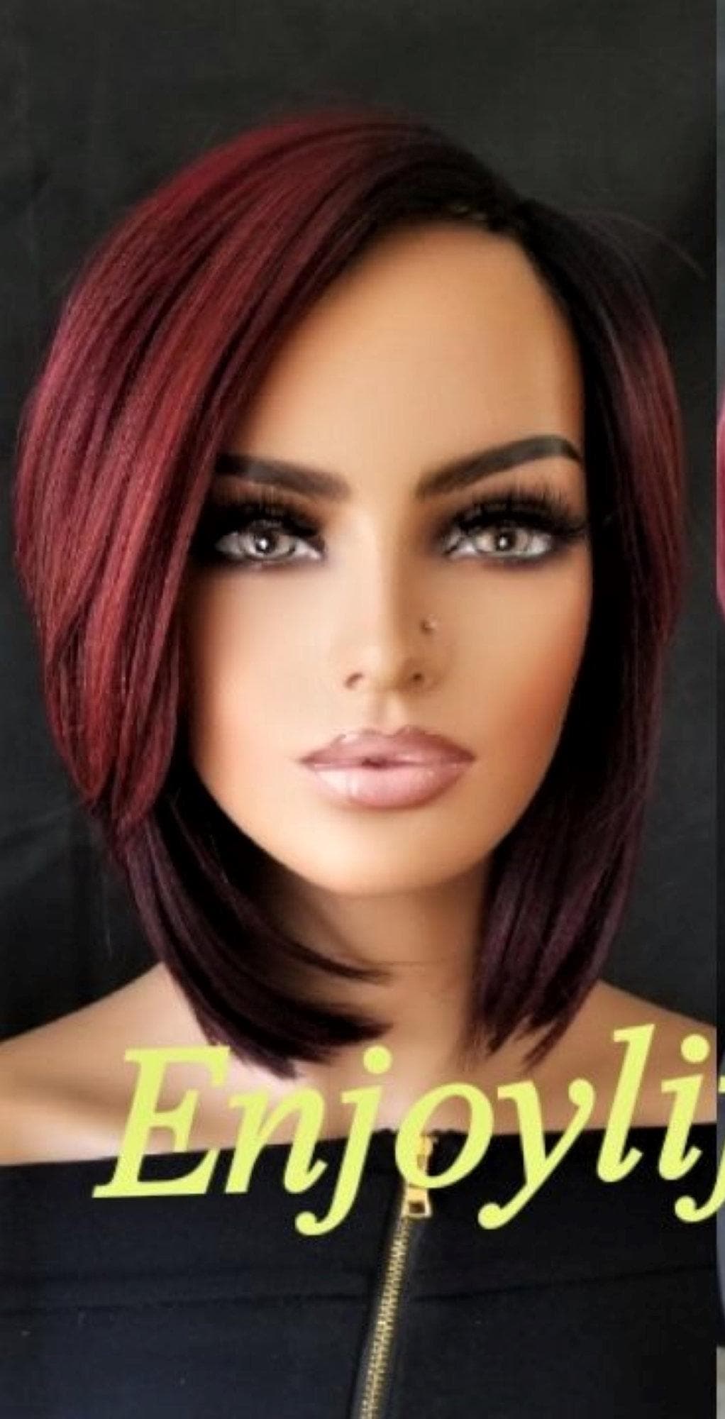 Parrucca Corta Donna WIG ME UP, Taglio Bob Classico, Colore Rosso Granato, Capelli Sintetici Lisci
