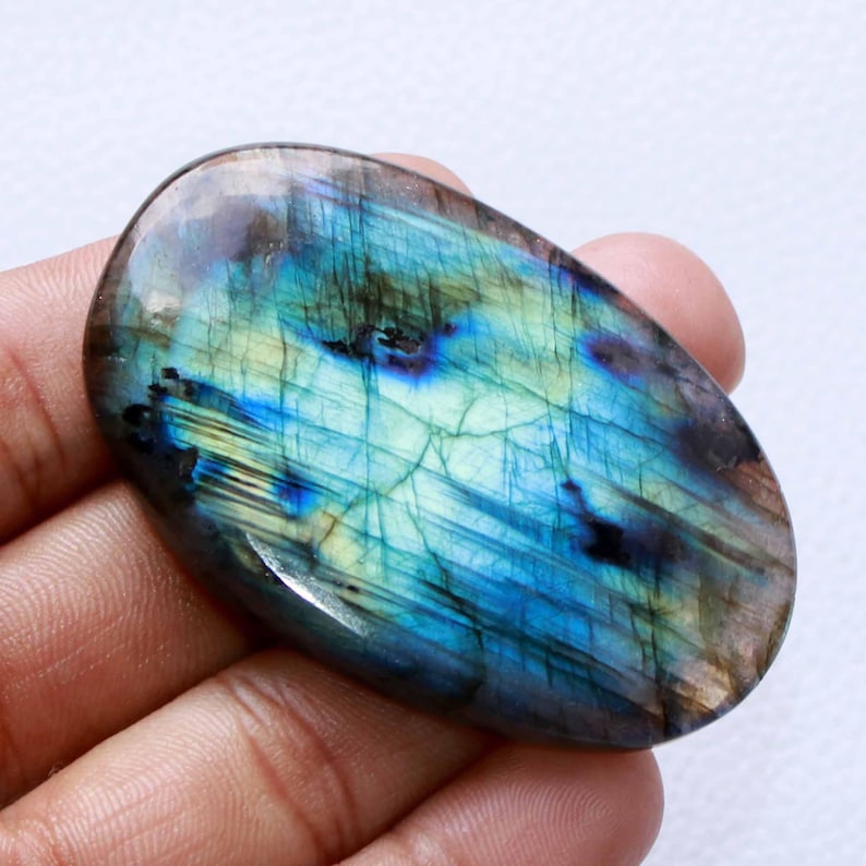 AAA Quality Multi Flashy Labradorite Gemstone Designer Labradorite Pebble Stone Pebble Labradorite Palm Stone Big Size 57*37*8mm 155Cts