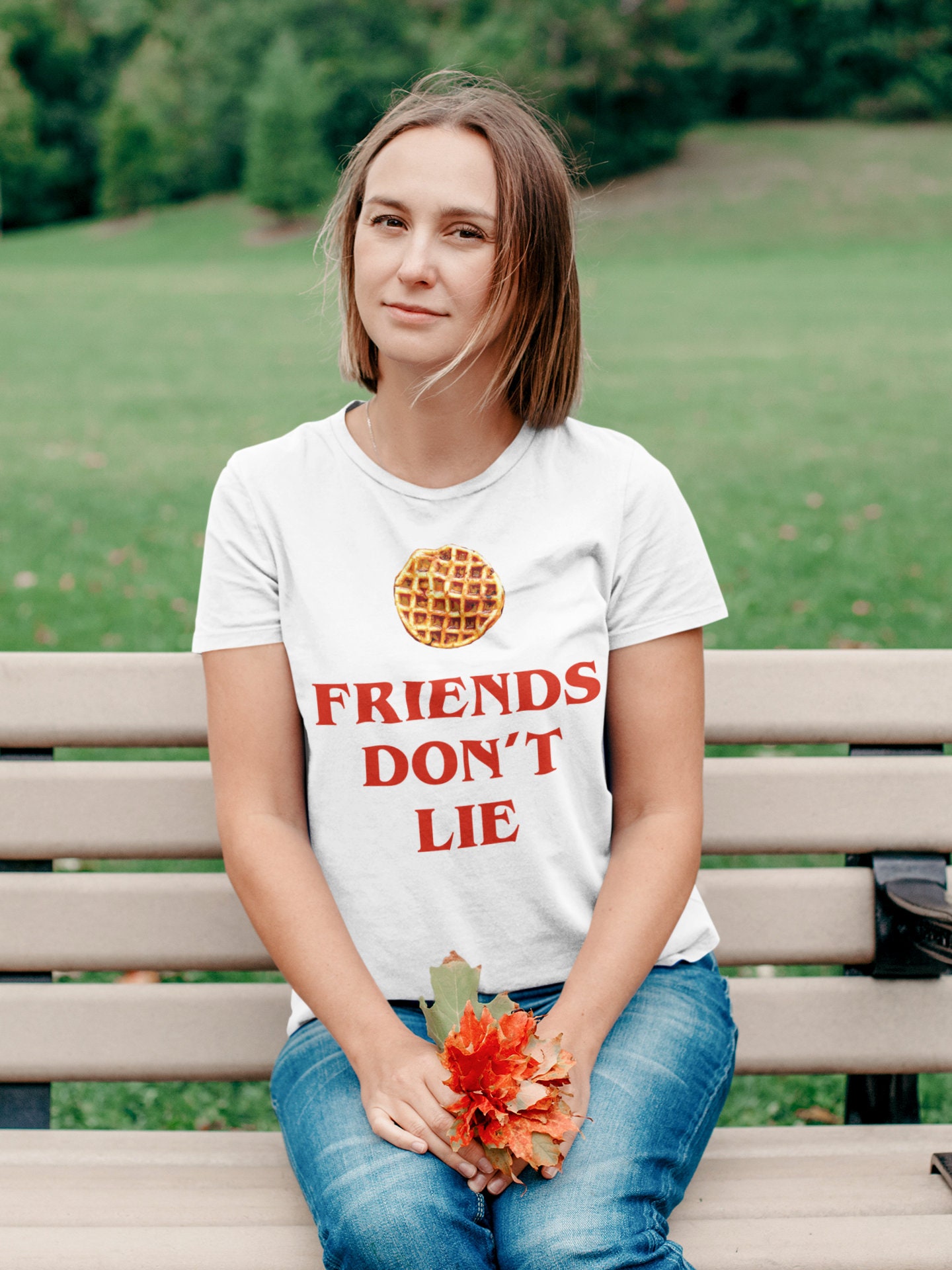 Stranger Things T-Shirt Für Kinder – Waffley Cute Design, Weiß, Gr. 7-8 (128cm) Stranger Things T-Shirt Für Kinder – Waffley Cute Design, Weiß, Gr. 7-8 (128cm)