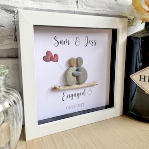 Gepersonaliseerde verlovingscadeau, Box Frame, Verlovingscadeau voor koppels, Verlovingscadeau-ideeën, Paar Pebble Frame, Gefeliciteerd afbeelding 9