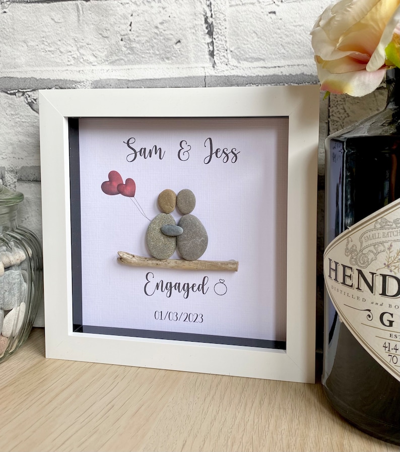 Gepersonaliseerde verlovingscadeau, Box Frame, Verlovingscadeau voor koppels, Verlovingscadeau-ideeën, Paar Pebble Frame, Gefeliciteerd afbeelding 8