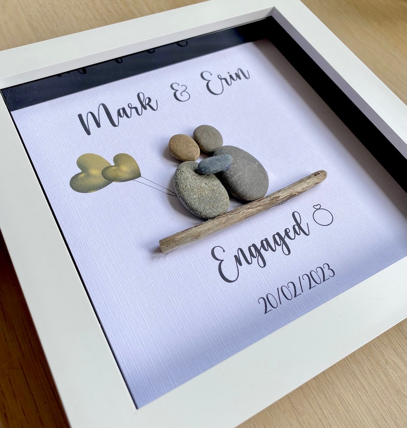 Gepersonaliseerde verlovingscadeau, Box Frame, Verlovingscadeau voor koppels, Verlovingscadeau-ideeën, Paar Pebble Frame, Gefeliciteerd afbeelding 5