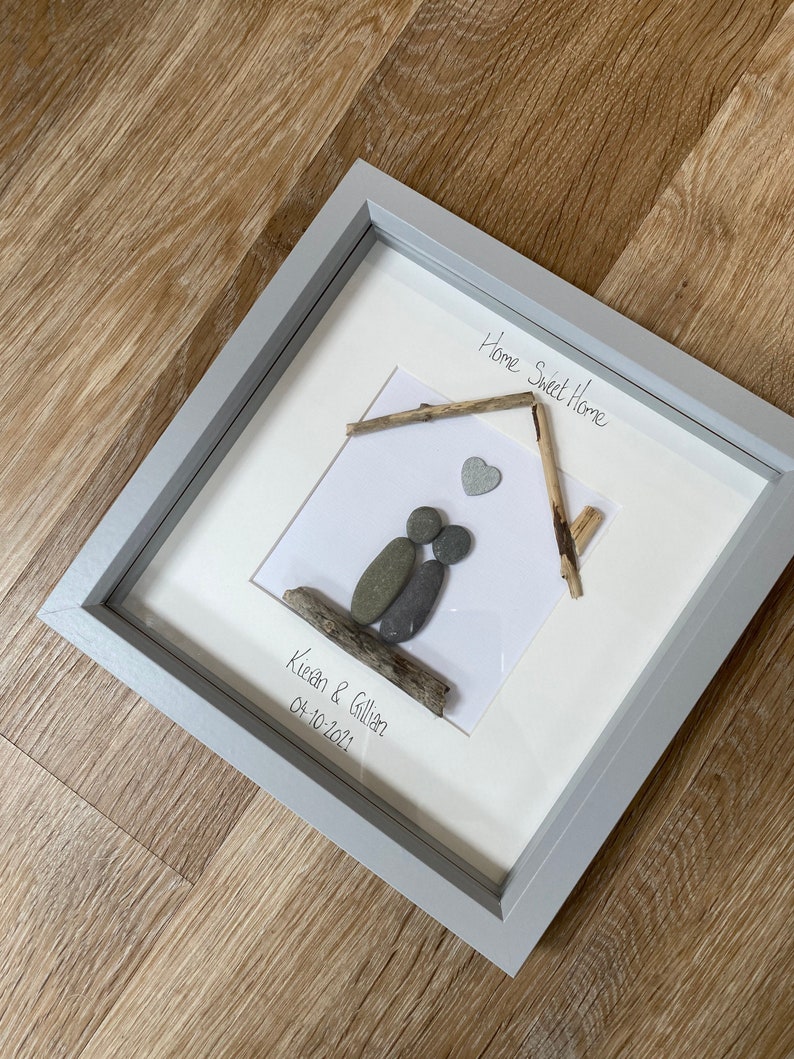 New Home Pebble Frame, Personalised New Home Gifts, Moving in Gift from Family, New Home Family Gift, Home Sweet, Home Gifts, pebble art imagem 8