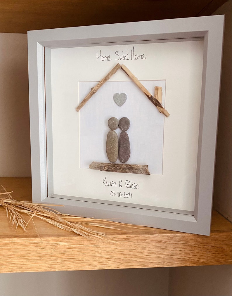 New Home Pebble Frame, Personalised New Home Gifts, Moving in Gift from Family, New Home Family Gift, Home Sweet, Home Gifts, pebble art imagem 5