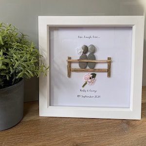 Arte de guijarros de boda, regalo de boda, idea de regalo de boda, boda de guijarros, regalo de boda de pareja, regalo de flores de boda, regalos de boda personalizados,
