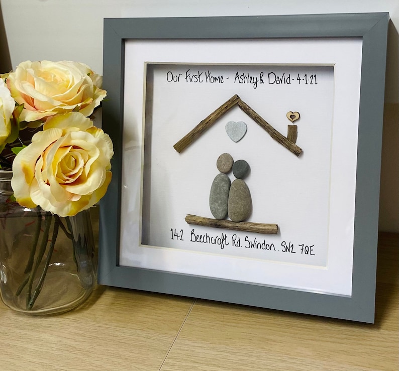 New Home Pebble Frame, Personalised New Home Gifts, Moving in Gift from Family, New Home Family Gift, Home Sweet, Home Gifts, pebble art imagem 1