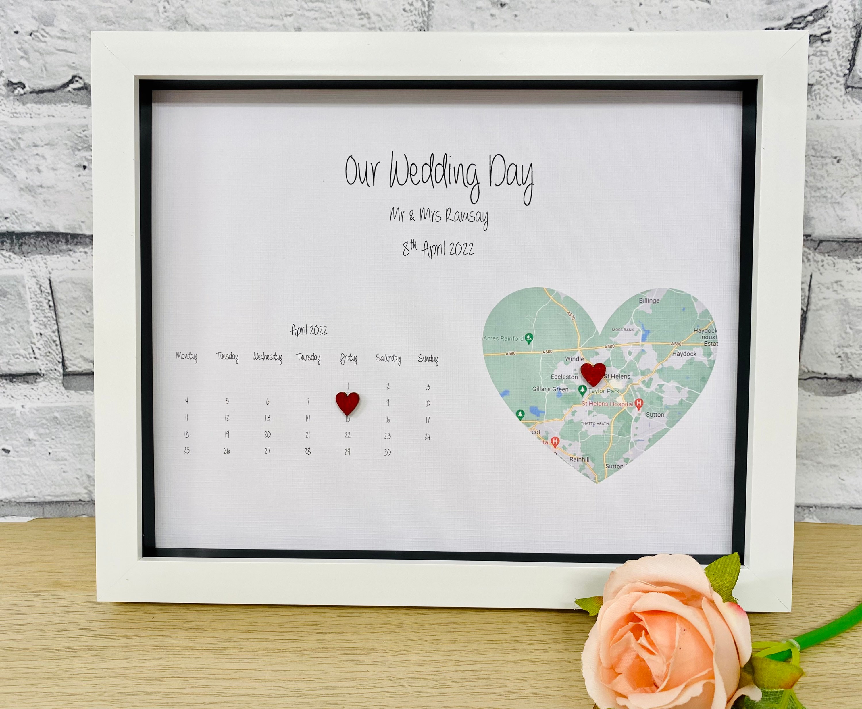 Wedding date frame | Beachweddingtips.com
