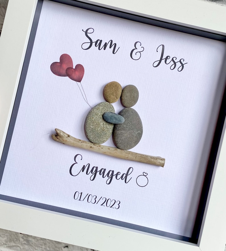 Gepersonaliseerde verlovingscadeau, Box Frame, Verlovingscadeau voor koppels, Verlovingscadeau-ideeën, Paar Pebble Frame, Gefeliciteerd afbeelding 4