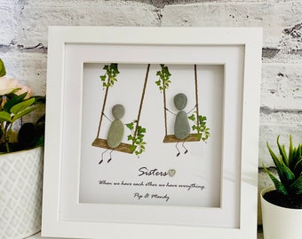 Small Sister Pebble Art, Family Pebble Art, Regalo de hermana, regalo de cumpleaños para hermana, marco de hermana, columpio de árbol, marco de guijarros, Hermana personalizada