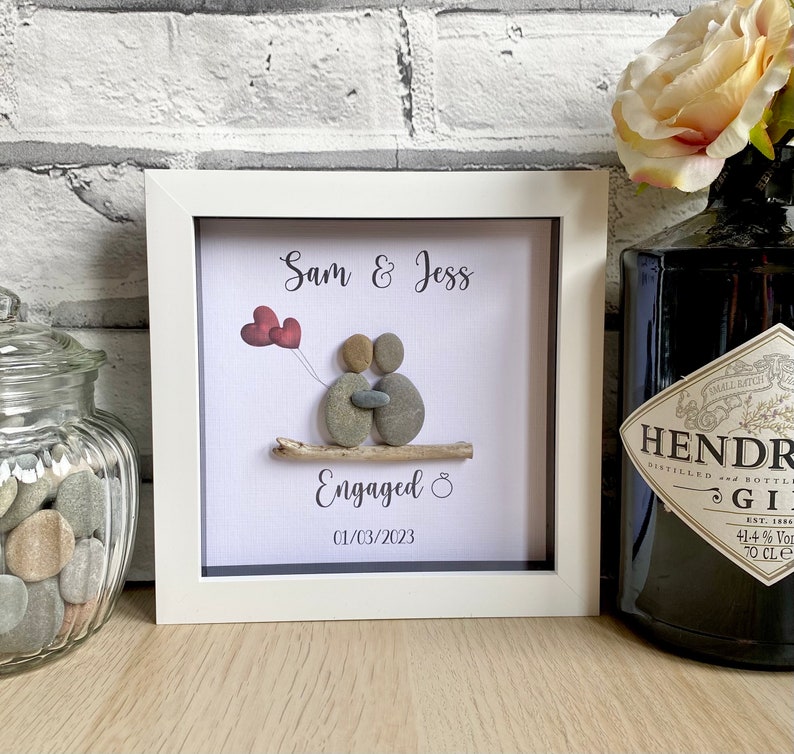 Gepersonaliseerde verlovingscadeau, Box Frame, Verlovingscadeau voor koppels, Verlovingscadeau-ideeën, Paar Pebble Frame, Gefeliciteerd afbeelding 7