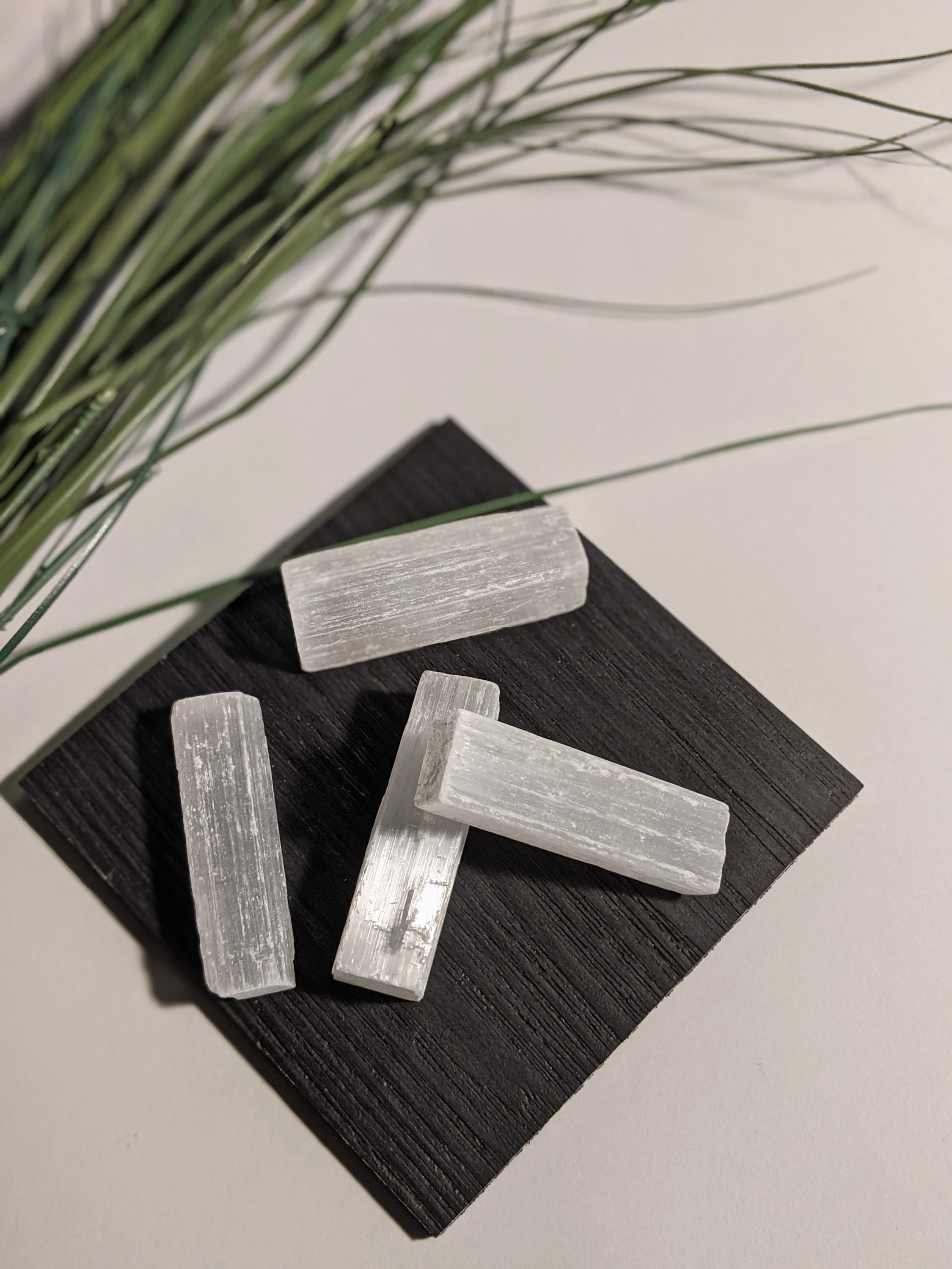 Varita selenita cruda palos de selenita spar satinado yeso | Etsy