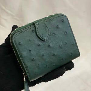 Cartera de piel de avestruz auténtica verde oscuro de dos pliegues para mujer (una cremallera), cartera de piel hecha a mano, regalo para ella, cartera personalizada