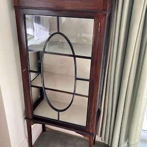 Late 19th Century Antique Edwardian Mahogany Inlaid Glass Display cabinet