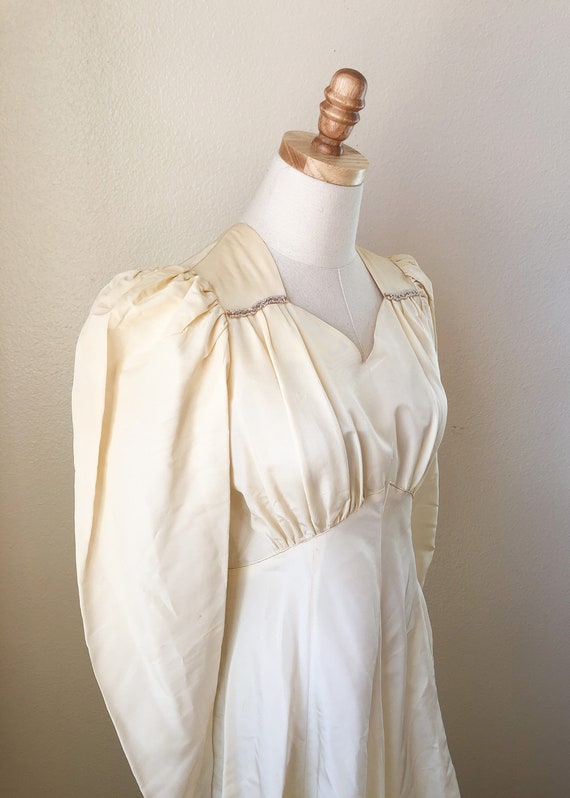 1940’s Ivory Wedding Gown