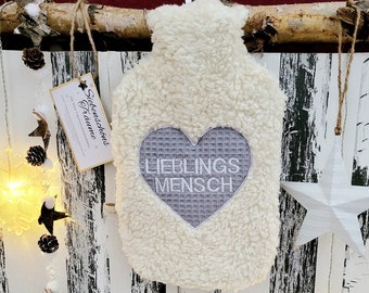 LIEBLINGSMENSCH Waffelpiqué-Baumwollteddy-Wärmflasche "Herzblut"