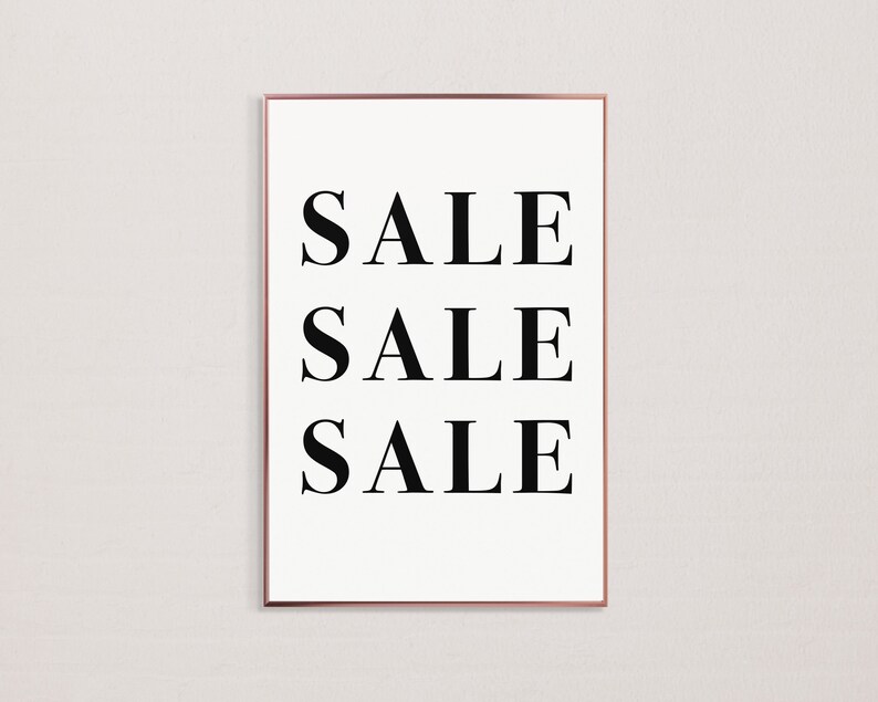 Puede incluir: Un p&oacute;ster blanco con un borde negro y la palabra "SALE" repetida tres veces en una pila vertical.