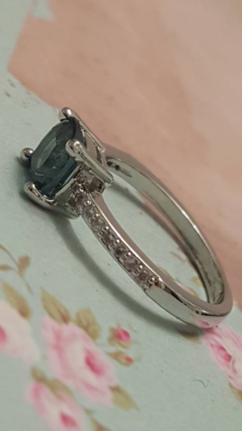 Size R Pretty Dress Ring 925 Gift for Her Art Deco Style Square Peacock Quartz Ring