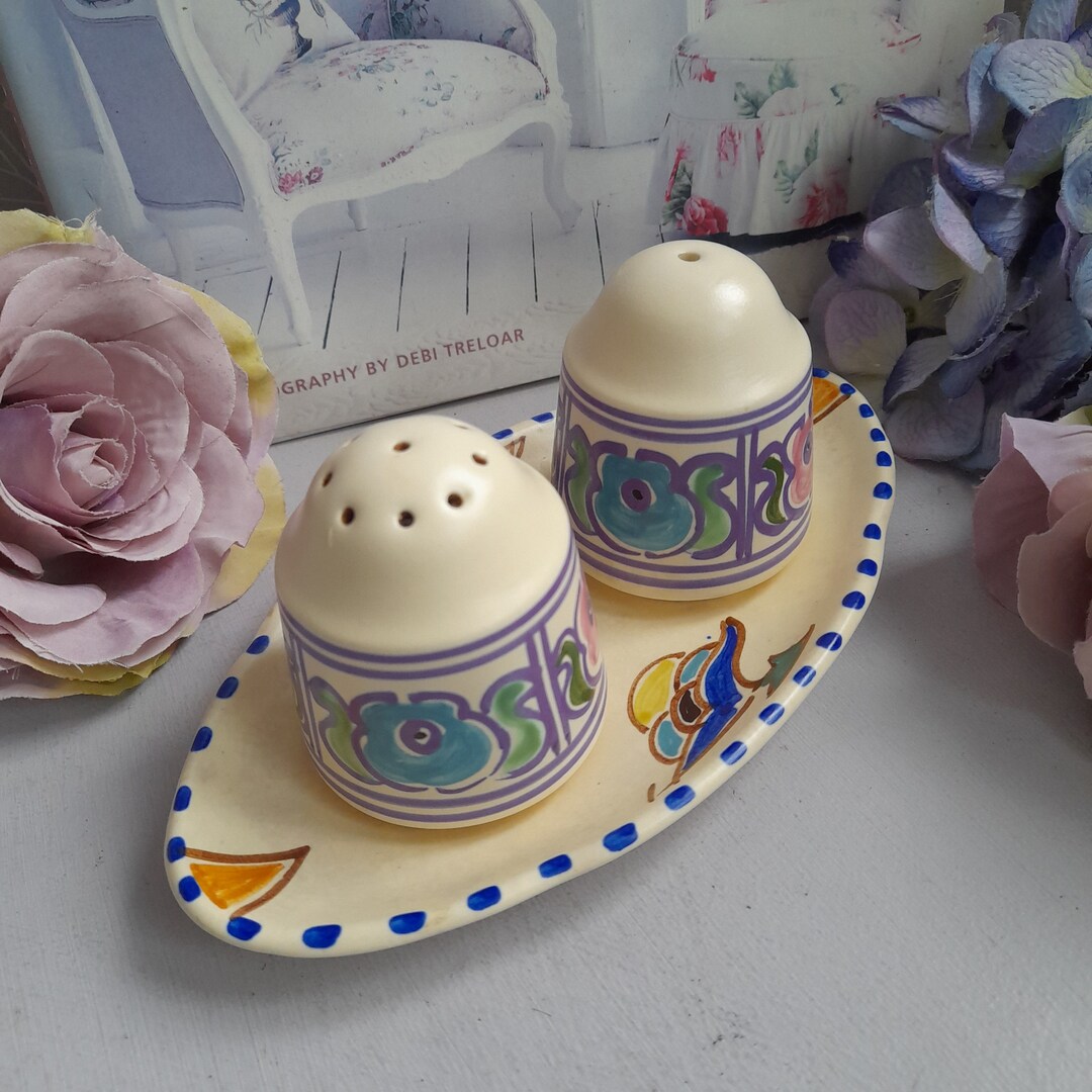 Vintage HONITON DEVON Salt & Pepper Set on Tray, Pretty Condiment Set