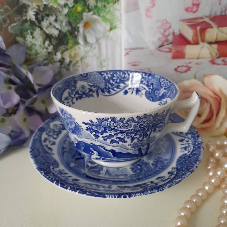 Spode Italian Tea Cup and Saucer - Thumbnail 2
