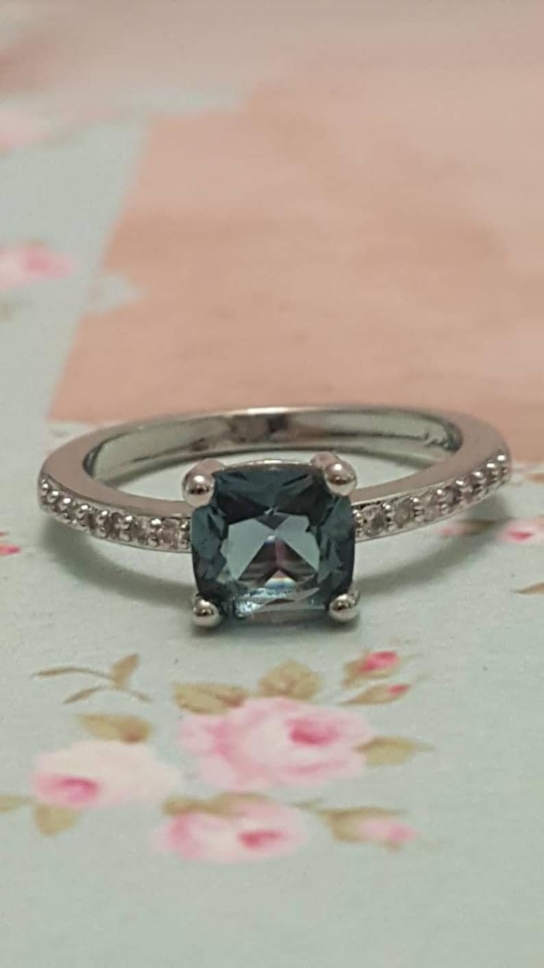 Size R Pretty Dress Ring 925 Gift for Her Art Deco Style Square Peacock Quartz Ring