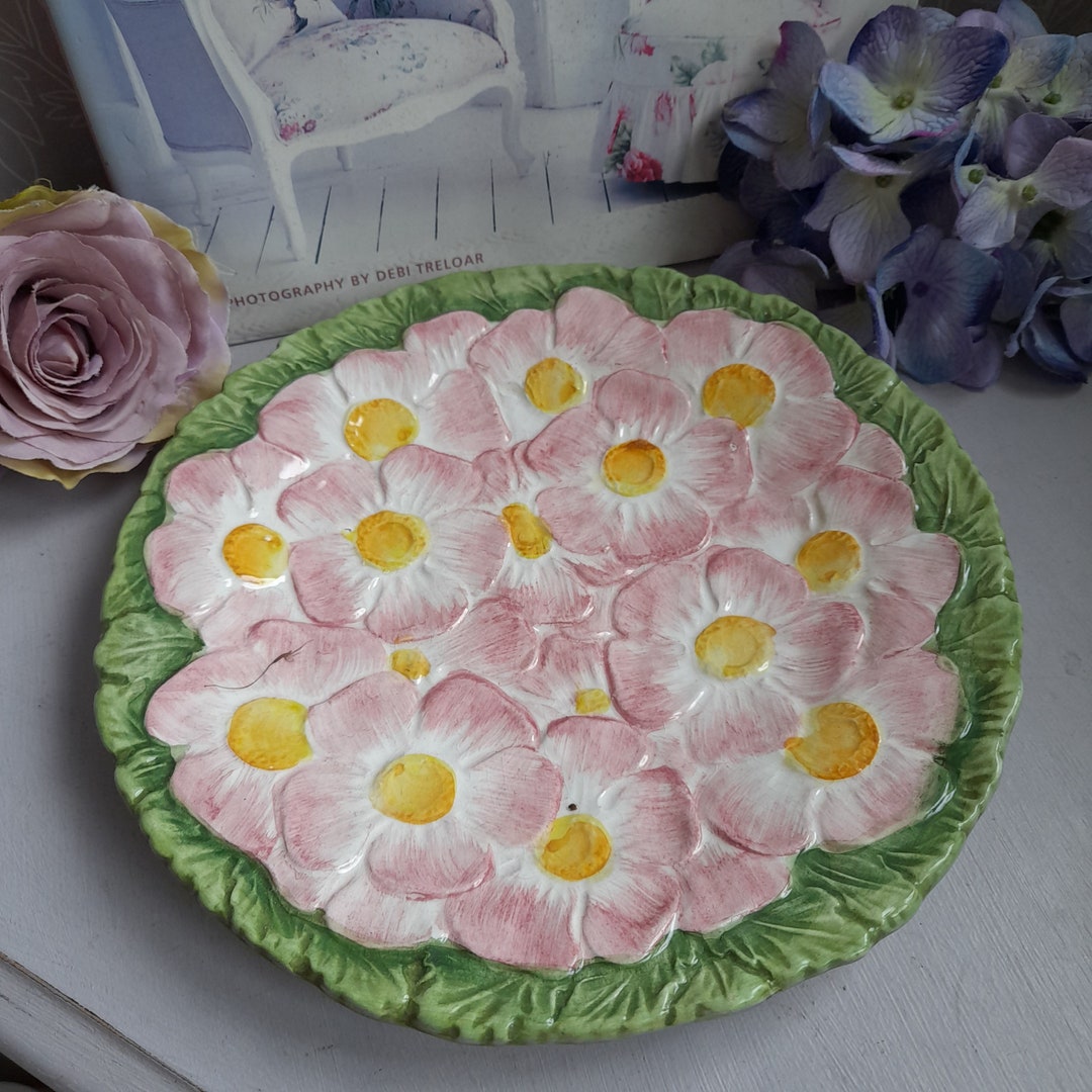 Vintage Italian Majolica Plate in Pretty Pastels - Etsy