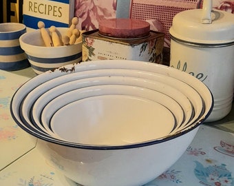 Set of 5 Enamel Bowls, White Round Metal Bowl with Navy Blue Edge, Vintage Enamelware, Bathroom Storage, Enamel Mixing Bowls, Enamel Dish