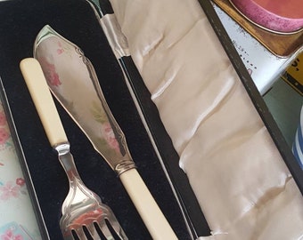 Vintage Fish Serving Knife & Fork, Antique Silver Plate Fish Server Knife And Fork, Vintage Chrome Plated Knife And Fork In Original Box