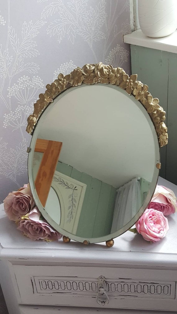 Specchio barbola art deco in oro, grande specchio da toeletta con fiori in  cima, grazioso specchio ovale con rose, specchio da tavolo del 1930 -   Italia
