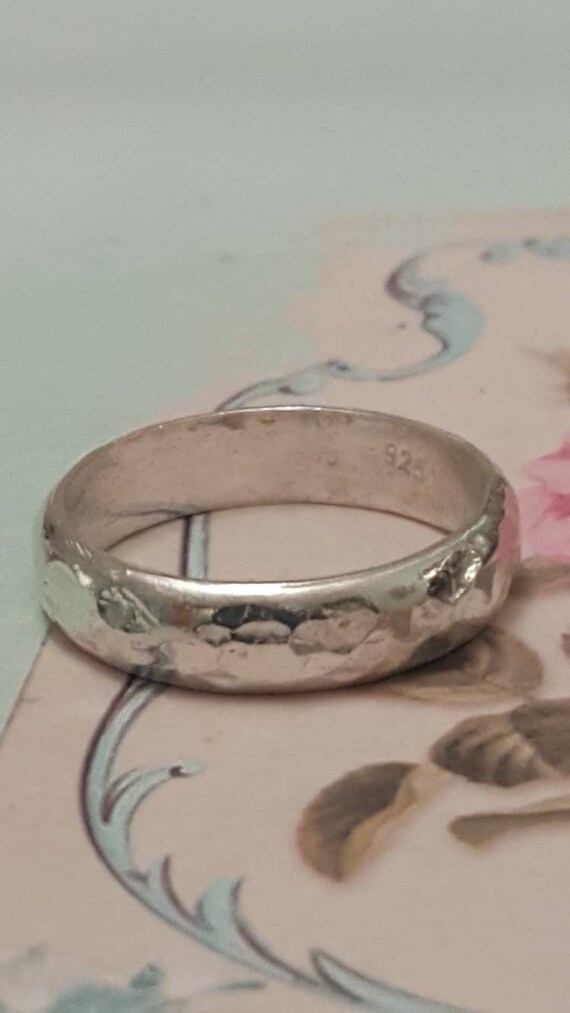 Pretty Hammered Silver Wedding Ring - Unique Silve