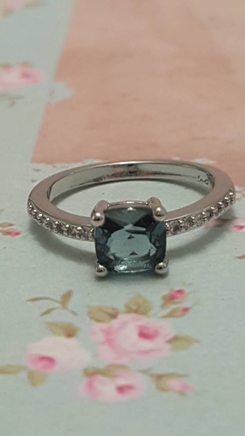 Size R Pretty Dress Ring 925 Gift for Her Art Deco Style Square Peacock Quartz Ring