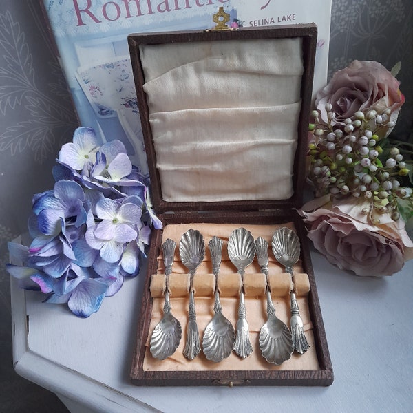 Set von 6 viktorianischen Silber Teelöffeln in Original Box, Set von 6 Silber Teller Löffel überfangen, Shell Vintage Floral Besteck Reg 55498 1910