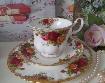 Royal Albert Old Country Roses Trio Set: Vintage Tea Cup, Saucer & Plate