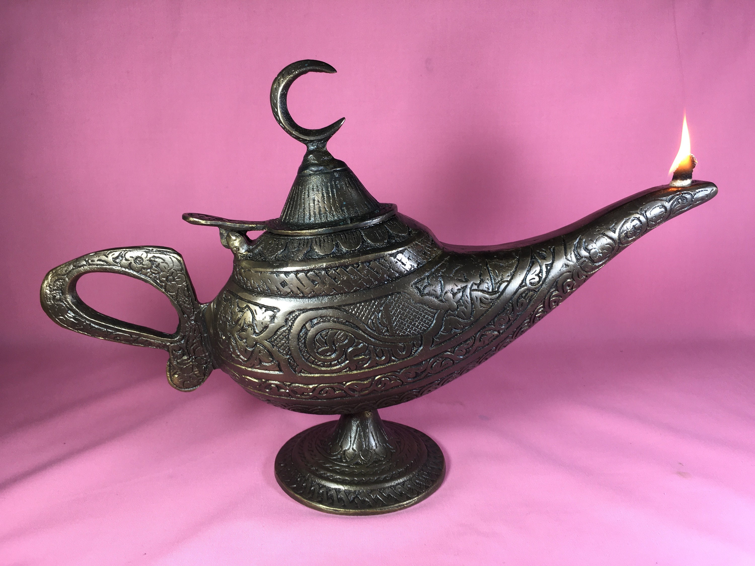 Vintage Brass Aladdin Oil Lamp Magic Genie Light Lamp 4.5 Inches NON Electronic 