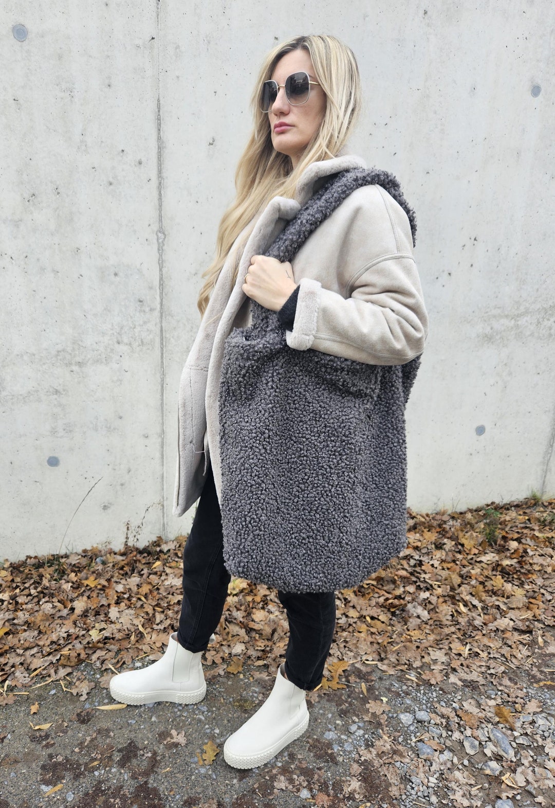 Sac Shopping XXL En Fausse Fourrure Teddy - Gris, Fermoir Pression Doré, Grand Modèle, Neuf Sans étiquettes