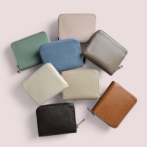 Small leather wallet/purse made of nappa leather with zipper and card slots