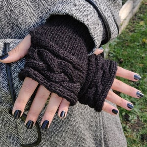 Outlander mittens, winter wool gloves, outlander sassenach accessory, hand warmer, women&#39;s gift for her, outlander fingerless, cosplay