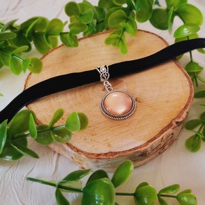 Duchess velvet choker necklace with birthstone, antique vintage style, Regency Bridger jewelry, women&#39;s gift, outlander, medieval