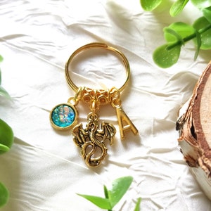 Llavero de dragón personalizable con letra, regalo para hombre y mujer, huevo de dragón de escamas de resina, steampunk, llavero dorado antiguo