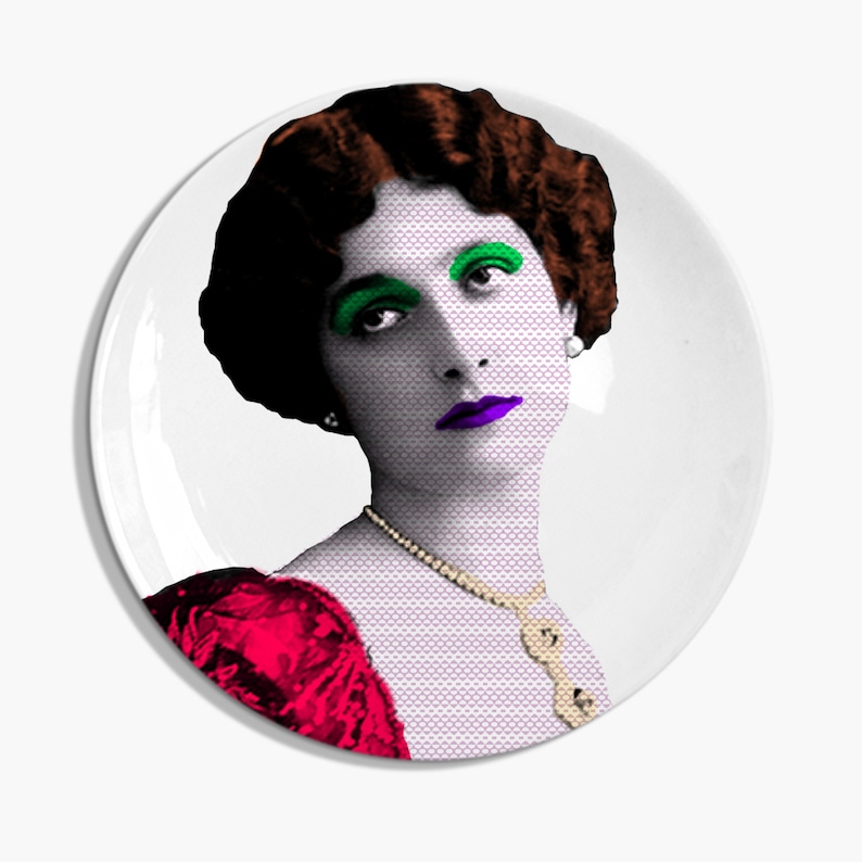 Lina Cavalieri Ceramic Wall Plate - 10 Inch Decorative Plate With Bracket & Spring Hook (Mysterious Face Design)