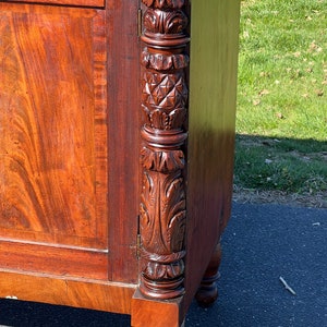 Antique Federal Period Mahagony Paw Foot Sideboard c. 1830 image 9