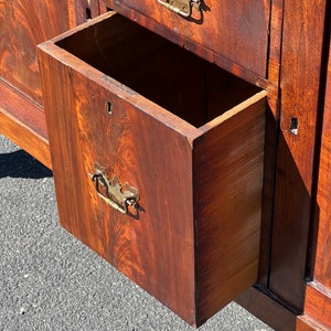 Antique Federal Period Mahagony Paw Foot Sideboard c. 1830 image 6