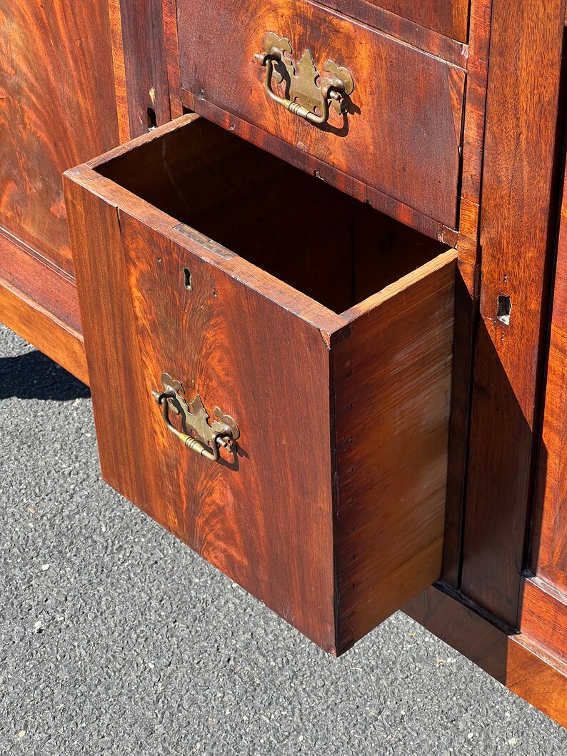 Antique Federal Period Mahagony Paw Foot Sideboard c. 1830 image 6