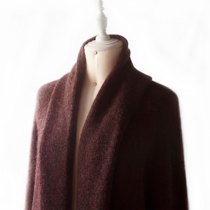 Handgefertigter Kapuzenmantel aus Baby-Alpaka- und Merinowolle | Peruanische Strickjacke